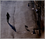l_uomo_e_il_cane.jpg l_uomo_e_il_cane.jpg
