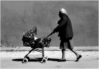 Nome File=nonna_e_bello.jpg
Dimensione File=232KB
Dimensioni=950x665
Data aggiunta=Apr 08, 2009 nonna_e_bello.jpg