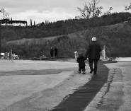Nome File=nonno.jpg
Dimensione File=320KB
Dimensioni=703x600
Data aggiunta=Apr 11, 2007 nonno.jpg