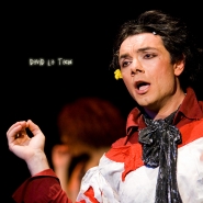 Nome File=davidlatache_-_sera_a_teatro.jpg
Dimensione File=297KB
Dimensioni=600x600
Data aggiunta=Giu 11, 2008 davidlatache_-_sera_a_teatro.jpg