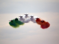 Nome File=freccie_tricolori_1_simoneg_per_internet.jpg
Dimensione File=305KB
Dimensioni=1024x768
Data aggiunta=Giu 23, 2009 freccie_tricolori_1_simoneg_per_internet.jpg