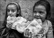 Nome File=bambine.jpg
Dimensione File=282KB
Dimensioni=700x503
Data aggiunta=Ott 14, 2010 bambine.jpg