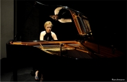 Nome File=In_concerto.jpg
Dimensione File=83KB
Dimensioni=800x516
Data aggiunta=Mar 28, 2010 In_concerto.jpg