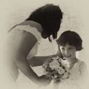 Nome File=che-bella-la-sposa.jpg
Dimensione File=351KB
Dimensioni=1000x1000
Data aggiunta=Lug 26, 2010 che-bella-la-sposa.jpg