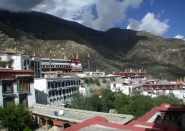 Nome File=monastero_Drepung.jpg
Dimensione File=134KB
Dimensioni=1000x709
Data aggiunta=Apr 08, 2008 monastero_Drepung.jpg