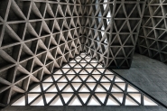 Nome File=declinazioni_spaziali_sul_triangolo_web.jpg
Dimensione File=443KB
Dimensioni=1200x800
Data aggiunta=Set 26, 2018 declinazioni_spaziali_sul_triangolo_web.jpg