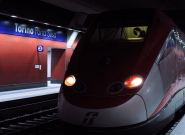 Nome File=frecciarossa.jpg
Dimensione File=304KB
Dimensioni=1024x749
Data aggiunta=Feb 08, 2011 frecciarossa.jpg