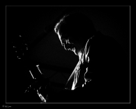 Nome File=guitar-player_res.jpg
Dimensione File=98KB
Dimensioni=800x643
Data aggiunta=Giu 04, 2009 guitar-player_res.jpg