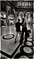 due_passi_in_galleria.jpg due_passi_in_galleria.jpg