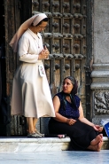 Nome File=Nun_and_beggar.jpg
Dimensione File=137KB
Dimensioni=427x640
Data aggiunta=Lug 19, 2008 Nun_and_beggar.jpg