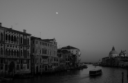 Nome File=Venezia_-_DSC_5448_vsmall.jpg
Dimensione File=158KB
Dimensioni=1200x789
Data aggiunta=Ott 03, 2012 Venezia_-_DSC_5448_vsmall.jpg