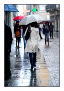 Women_in_the_rain.jpg