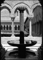 Nel-chiostro.jpg Nel-chiostro.jpg