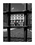 Italia_in_gabbia.jpg Italia_in_gabbia.jpg