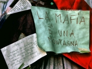 La_mafia_è_una_montagna.jpg