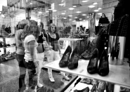 Nome File=SHOPPING.jpg
Dimensione File=335KB
Dimensioni=900x642
Data aggiunta=Apr 18, 2011 SHOPPING.jpg