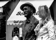 SORRISO_ALLA_STATUA.jpg SORRISO_ALLA_STATUA.jpg