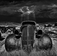 ©_Saro_Di_Bartolo_vintage_car_ghost_town_bodie_cal_dark_clouds_43536_005car4_1200mm4.jpg