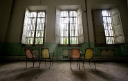 Nome File=The-Four-Chairs.jpg
Dimensione File=267KB
Dimensioni=800x507
Data aggiunta=Set 28, 2010 The-Four-Chairs.jpg