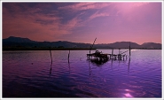 Nome File=riflessi_colorati.jpg
Dimensione File=260KB
Dimensioni=650x398
Data aggiunta=Giu 08, 2010 riflessi_colorati.jpg