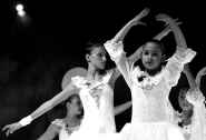 Nome File=danza.jpg
Dimensione File=280KB
Dimensioni=850x581
Data aggiunta=Lug 08, 2011 danza.jpg