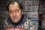 Nome File=Giornalaio.jpg
Dimensione File=165KB
Dimensioni=1200x800
Data aggiunta=Dic 18, 2012 Giornalaio.jpg