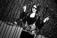 Nome File=Girl_in_Black.jpg
Dimensione File=481KB
Dimensioni=1200x800
Data aggiunta=Feb 11, 2012 Girl_in_Black.jpg