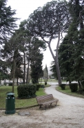 16_leggere_il_giornale_al_parco.jpg