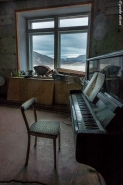 lonely_piano_(1_of_1).JPG