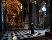 Luci_nel_Duomo_di_Cremona.jpg