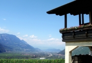 Maso_sulla_valle_dell_Adige.JPG