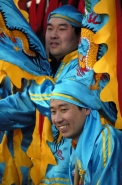 Cinesi_gialloblu.jpg Cinesi_gialloblu.jpg