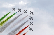 Nome File=freccie_tricolori_10_per_micromosso.jpg
Dimensione File=99KB
Dimensioni=1000x654
Data aggiunta=Mag 24, 2008 freccie_tricolori_10_per_micromosso.jpg