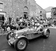 Nome File=mille-miglia-2008-2.jpg
Dimensione File=40KB
Dimensioni=800x738
Data aggiunta=Giu 09, 2008 mille-miglia-2008-2.jpg