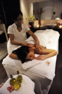 Aromatic_Oil_Massage.jpg