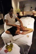 Aromatic_Oil_Massage.jpg Aromatic_Oil_Massage.jpg