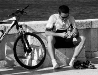 piedi-distrutti.jpg piedi-distrutti.jpg