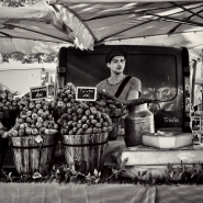 Nome File=al_mercato_di_Arles_web.jpg
Dimensione File=401KB
Dimensioni=850x850
Data aggiunta=Set 18, 2013 al_mercato_di_Arles_web.jpg