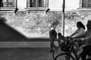 3_finestre_2_donne_1_uomo.jpg