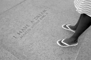 Nome File=piedi.jpg
Dimensione File=205KB
Dimensioni=900x598
Data aggiunta=Mag 17, 2010 piedi.jpg