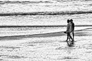 Passeggiata_sulla_spiaggia_BW_MM.jpg Passeggiata_sulla_spiaggia_BW_MM.jpg