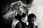 Nome File=Figli_d_Africa_-_All_ombra_del_padre.jpg
Dimensione File=393KB
Dimensioni=850x568
Data aggiunta=Dic 21, 2010 Figli_d_Africa_-_All_ombra_del_padre.jpg