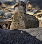 Maschio_d_Acquaviva_for.jpg Maschio_d_Acquaviva_for.jpg