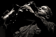 Nome File=KennyGarrett08.jpg
Dimensione File=232KB
Dimensioni=900x600
Data aggiunta=Mag 24, 2011 KennyGarrett08.jpg