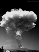 Nome File=Etna-eruzione-1997.jpg
Dimensione File=152KB
Dimensioni=681x900
Data aggiunta=Giu 19, 2011 Etna-eruzione-1997.jpg