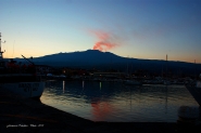 L_Etna-vista-dal-porto-di-Riposto-2.jpg