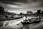 Cambodia_Piroga_sul_fiume.jpg