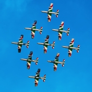 Nome File=FrecceTricolori_218_1200x1200.jpeg
Dimensione File=217KB
Dimensioni=1200x1200
Data aggiunta=Dic 01, 2014 FrecceTricolori_218_1200x1200.jpeg